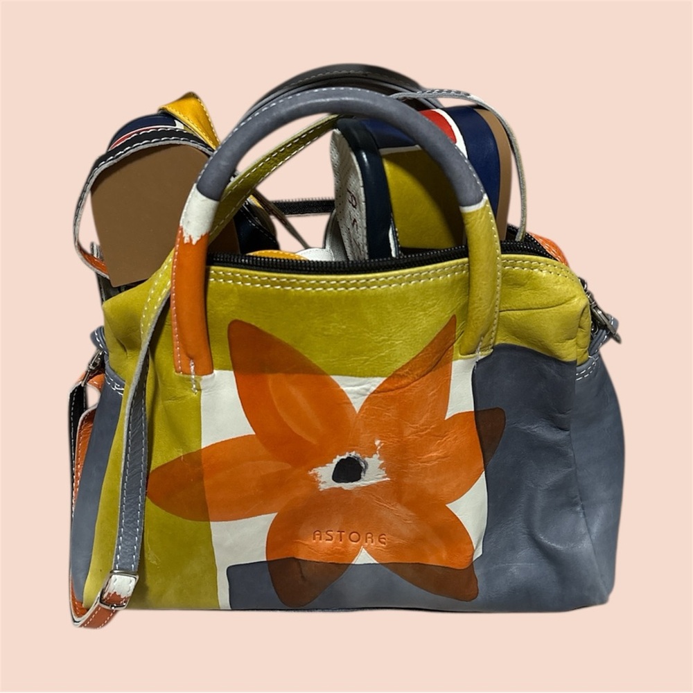 ASTORE VENEZIA Colorblock Leather Sandals, 37 EU & Floral Accent Crossbody Bag. - Picture 6 of 7